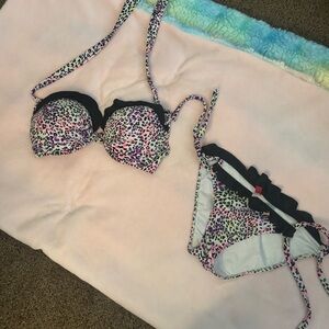 Victoria's Secret Multicolor Leopard Bikini
Top is padded push up